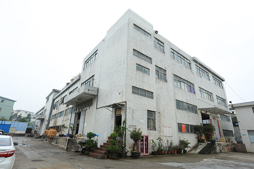爱游戏ayx可靠吗:性感裸女 半遮半掩比脱光更诱人